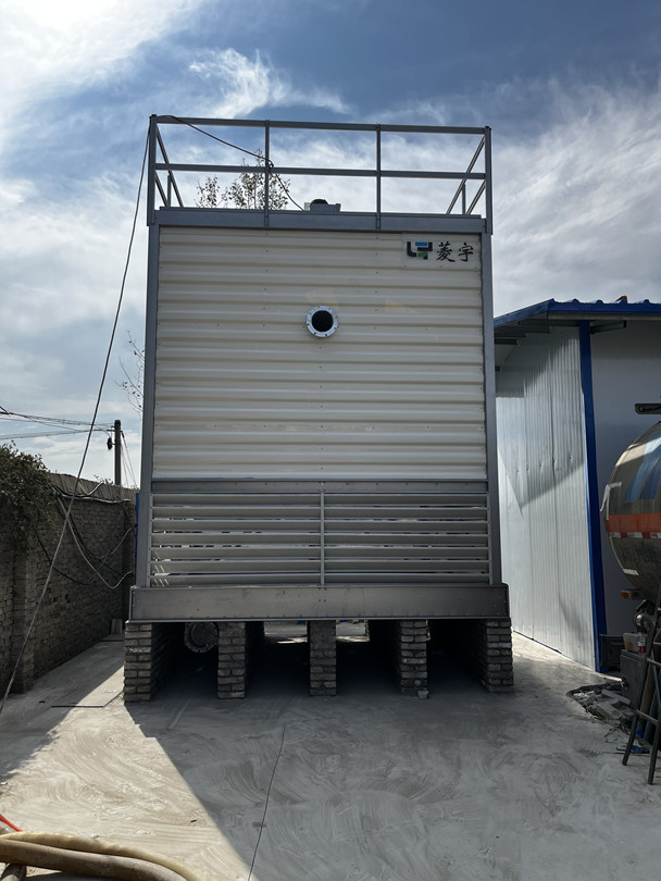 南阳菱宇250吨方形逆流式冷却塔安装完成