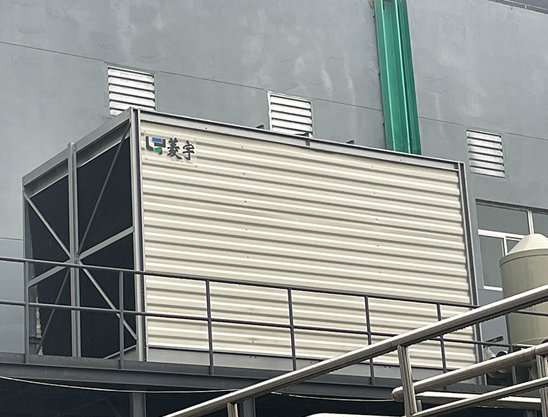 郑州菱宇LYH--300T方形横流式钣金冷却塔安装完毕