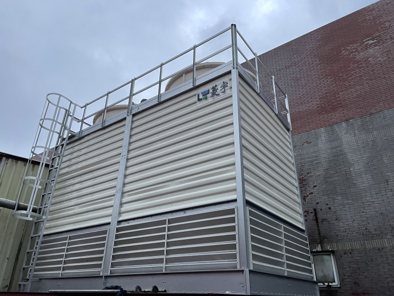 河南菱宇400吨(200吨两组合)方形逆流式钣金冷却塔安装完成 河南菱宇400吨(200吨两组合)方形逆流式钣金冷却塔安装完成