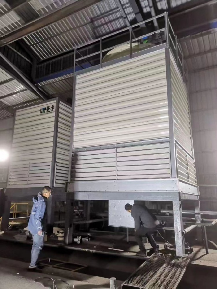 河南南阳两台菱宇方形逆流式冷却塔安装完成 河南南阳两台菱宇方形逆流式冷却塔安装完成