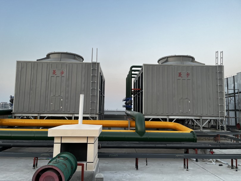 商丘夏邑县中医院1000吨菱宇焊接方形横流式冷却塔通过验收