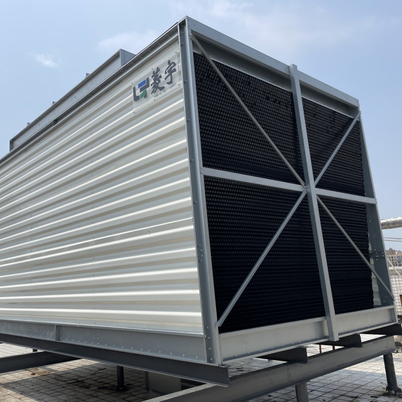 河南内乡县妇幼保健院中央空调机组菱宇LYH--400T方形横流式钣金冷却塔安装完成