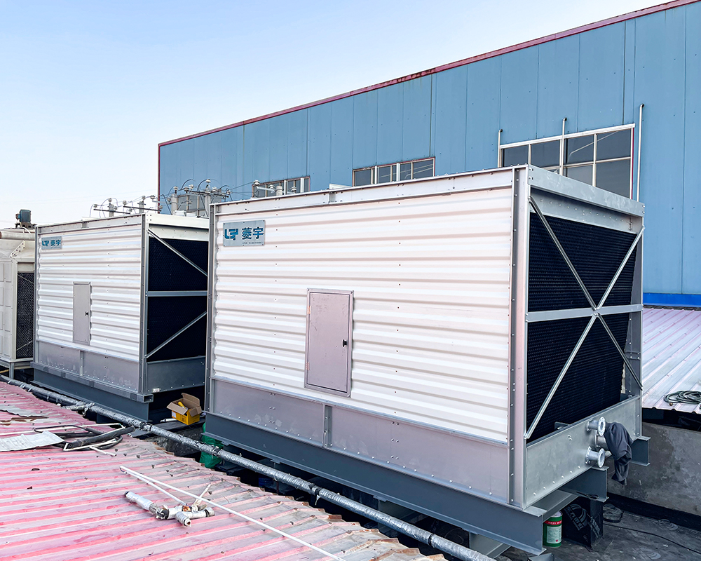 河南新乡菱宇方形横流式钣金冷却塔安装到位 河南新乡菱宇方形横流式钣金冷却塔安装到位