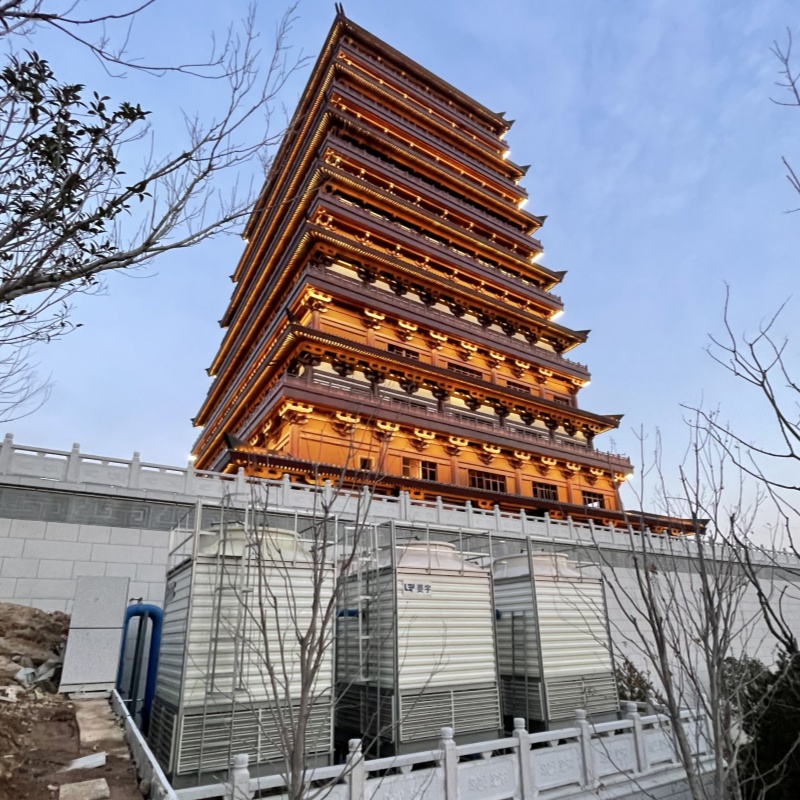 高性价比的菱宇方形逆流式钣金冷却塔加上漂亮建筑的衬托，美出了新高度