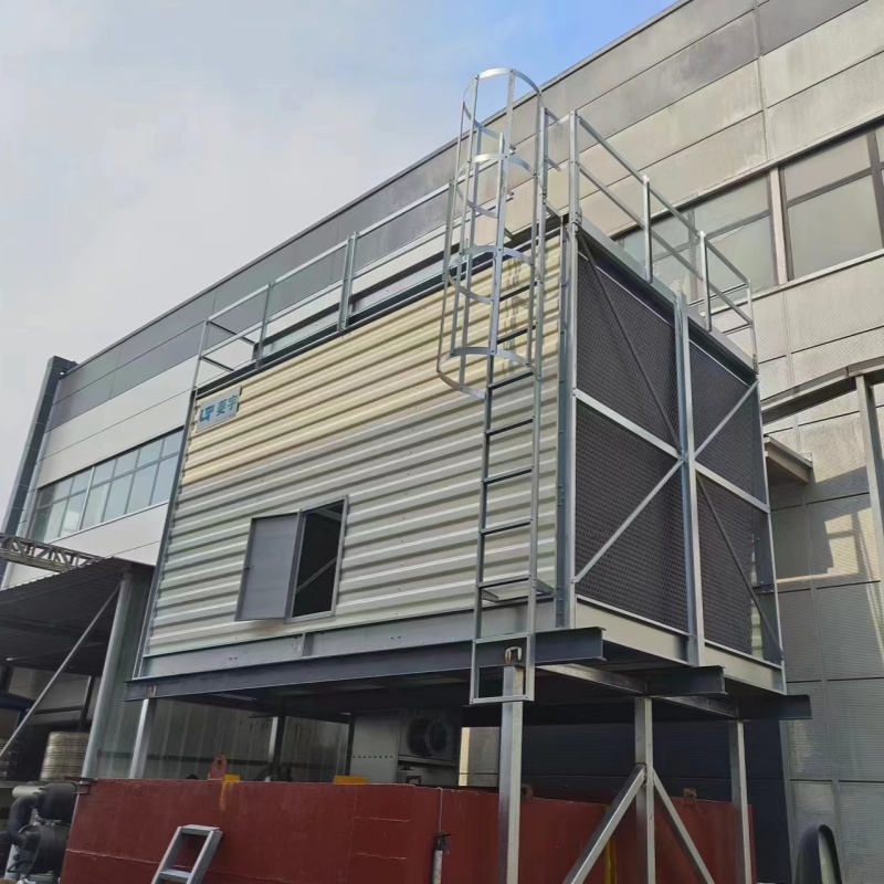 河南濮阳菱宇方形横流式钣金冷却塔安装到位 河南濮阳菱宇方形横流式钣金冷却塔安装到位