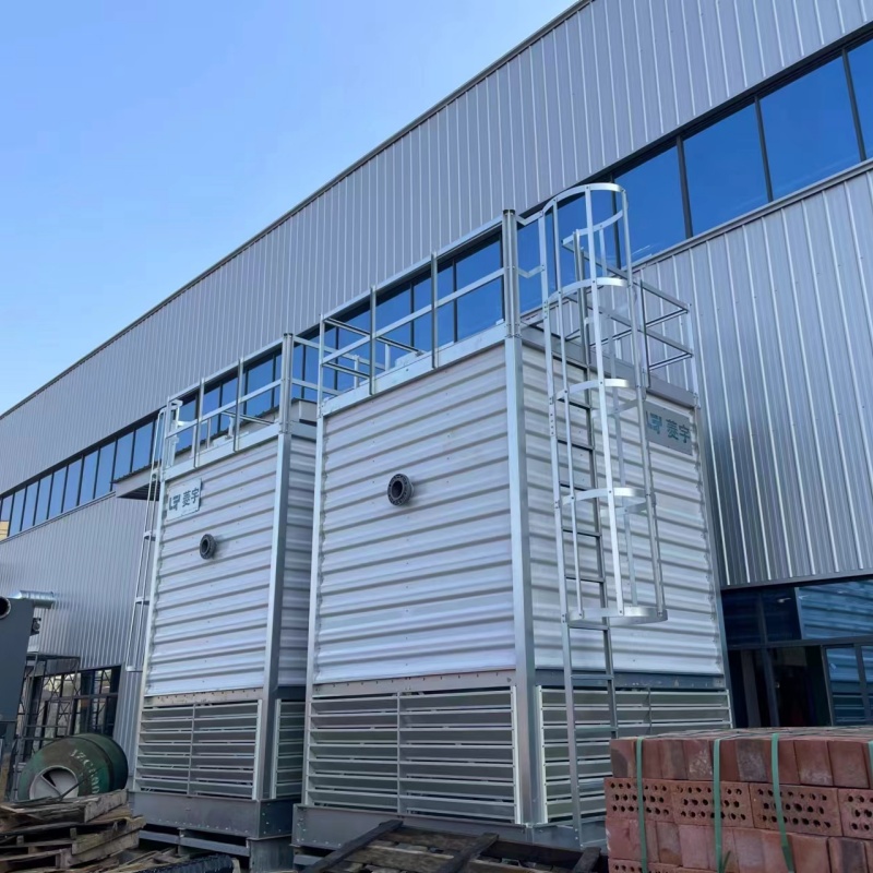 山东菱宇两台方形逆流式钣金冷却塔安装到位