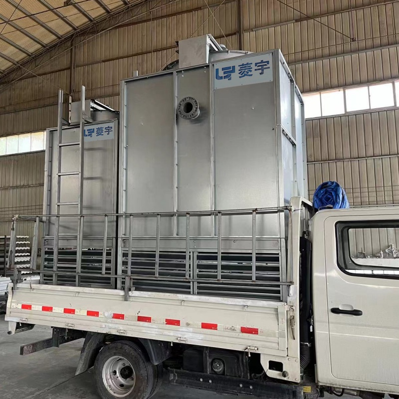 河南郑州菱宇车载式方形逆流式钢板冷却塔整体出货到很多的客户现场