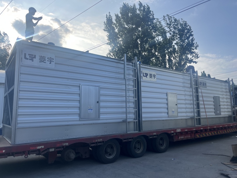 河南郑州菱宇整体运输的方形横流式钣金冷却塔装车出货 河南郑州菱宇整体运输的方形横流式钣金冷却塔装车出货