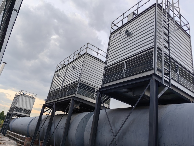 湖北菱宇方形逆流式高温型钣金冷却塔安装完成 湖北菱宇方形逆流式高温型钣金冷却塔安装完成