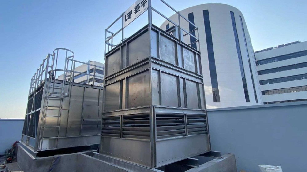 河南郑州菱宇304不锈钢方形逆流式钢板冷却塔安装完成