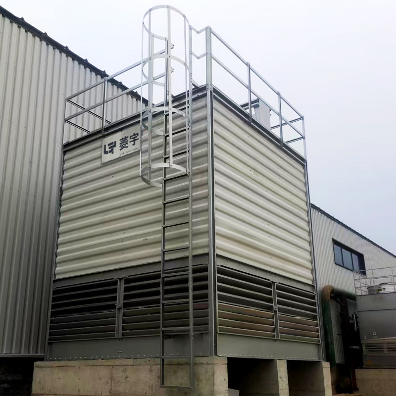 湖北菱宇方形逆流式钣金冷却塔安装到客户现场