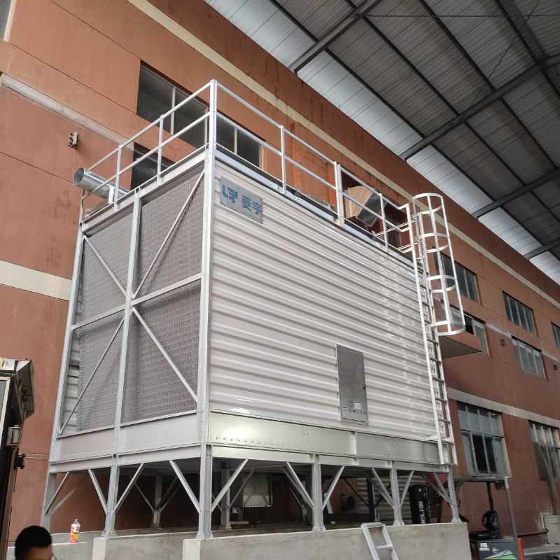 河南菱宇钣金工艺底腿的方形横流式钣金冷却塔安装到客户现场