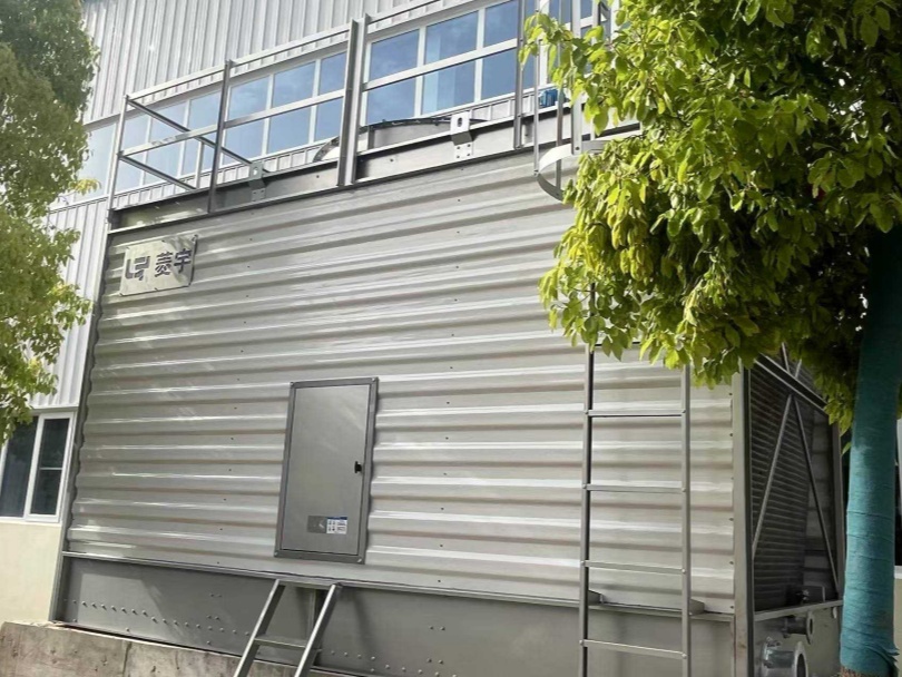 河南长葛森源集团高强电瓷有限公司采购的菱宇方形横流式钣金冷却塔安装完成