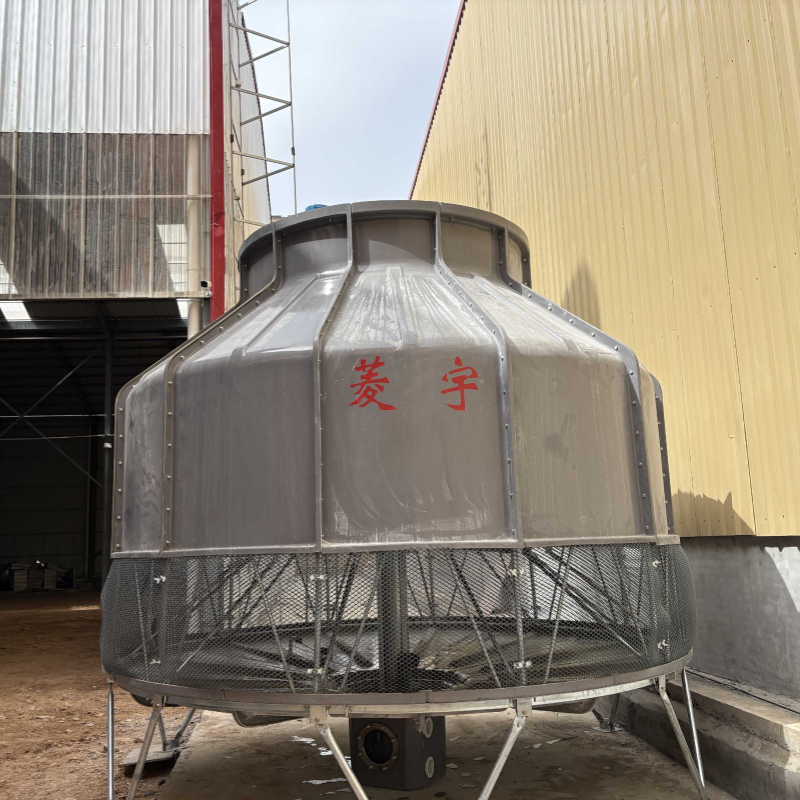 河南郑州菱宇带有底框的圆形逆流式玻璃钢冷却塔现场实拍