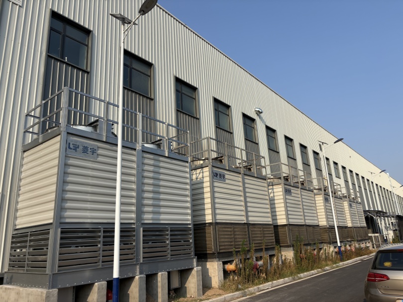 河南新乡菱宇方形逆流式钣金冷却塔的工地代表之一-----新乡原阳菱宇方形逆流式钣金冷却塔工地