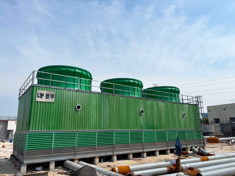 江苏菱宇方形逆流式工业冷却塔安装完成