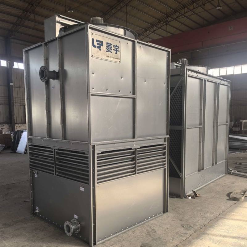 河南郑州菱宇加高底盆（自带水箱）的方形逆流车载式钢板冷却塔送达到客户的现场